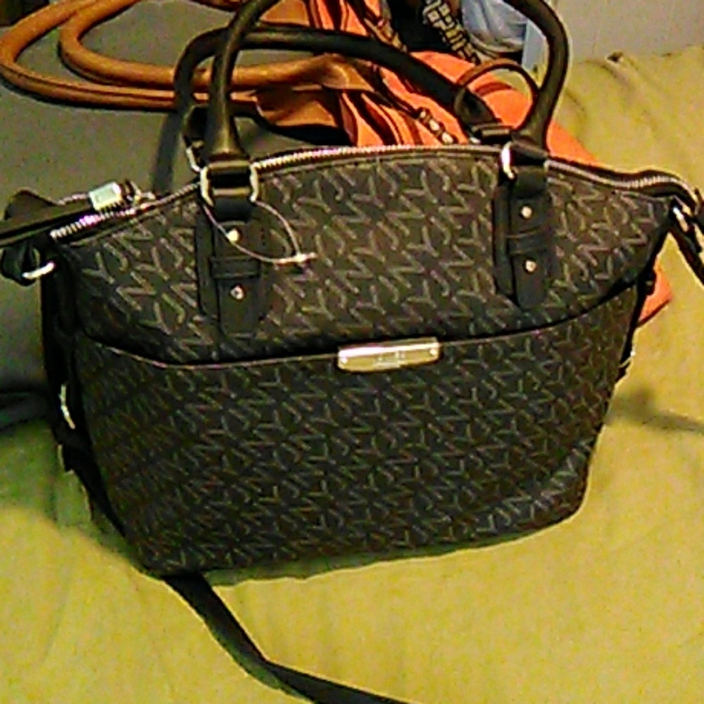 Purses - Picture 4 of 5